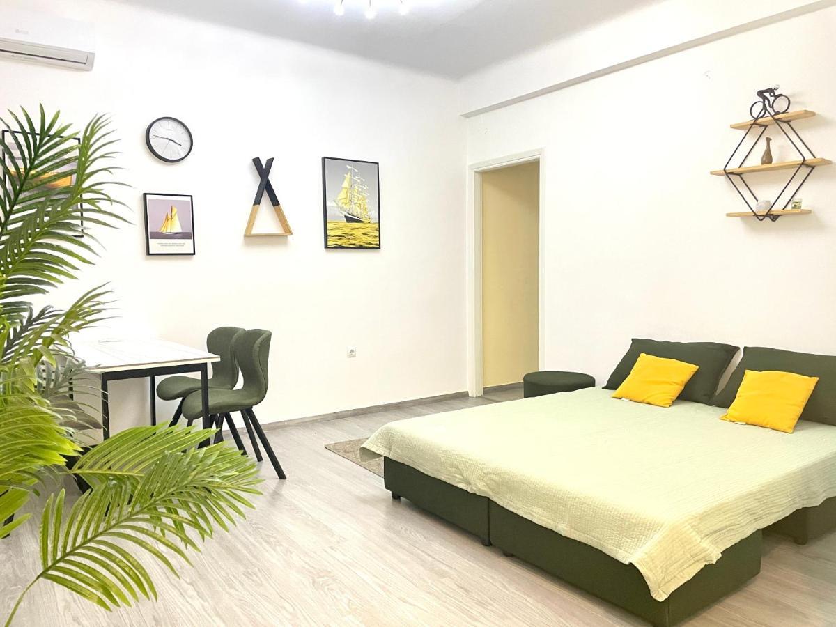 Uoohome7 Garden Green And Navy Atenas Exterior foto